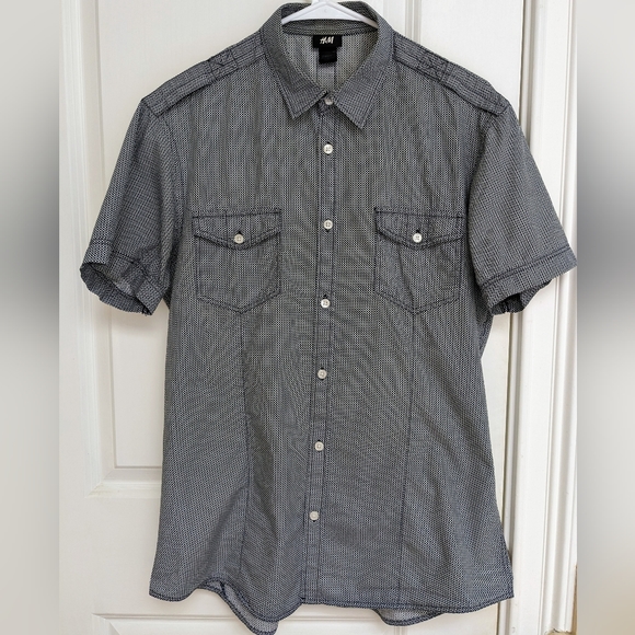 H&M Button Down Short Sleeve Shirt - Medium - Picture 1 of 6
